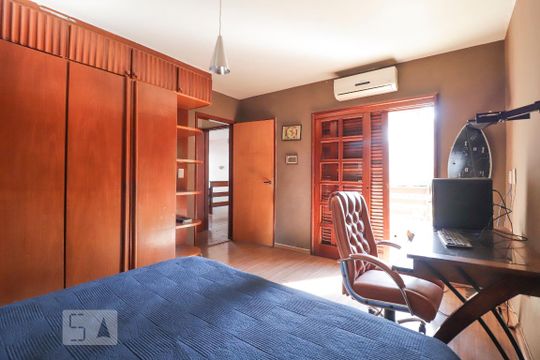 Suíte 1 de casa para alugar com 4 quartos, 420m² em Setor Sul, Goiânia