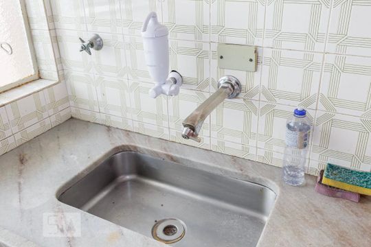 Pia de apartamento à venda com 2 quartos, 70m² em Pinheiros, São Paulo