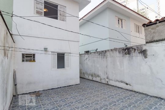 Quintal de casa para alugar com 3 quartos, 135m² em Jardim Oriental, São Paulo