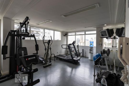 área comum do prédio de apartamento para alugar com 1 quarto, 47m² em Vila Nova Conceição, São Paulo