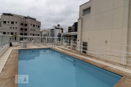 área comum do prédio de apartamento para alugar com 1 quarto, 47m² em Vila Nova Conceição, São Paulo