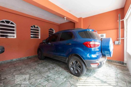 Garagem de casa à venda com 4 quartos, 200m² em Vila Corberi, São Paulo