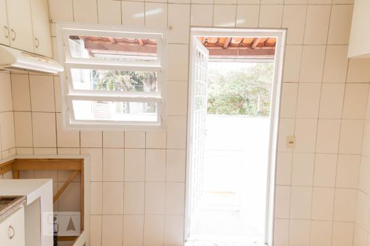 Cozinha de casa para alugar com 2 quartos, 108m² em Vila Antônio, São Paulo