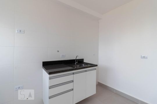 Cozinha de apartamento para alugar com 2 quartos, 38m² em Vila Paiva, São Paulo