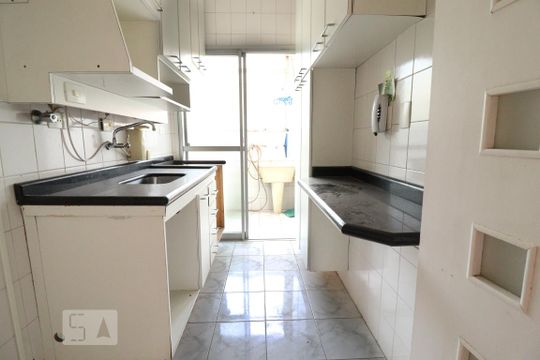 Cozinha de apartamento para alugar com 2 quartos, 60m² em Vila Firmiano Pinto, São Paulo