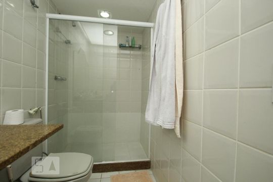 Banheiro da Suíte de apartamento para alugar com 4 quartos, 212m² em Flamengo, Rio de Janeiro