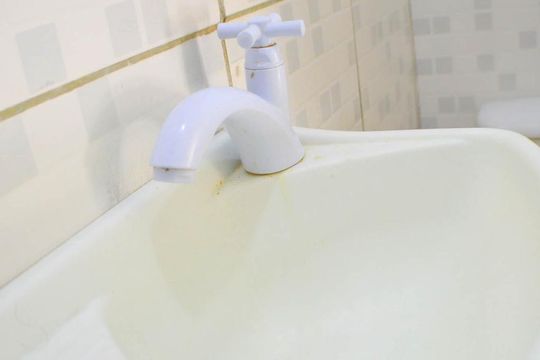 Banheiro de kitnet/studio para alugar com 1 quarto, 40m² em Arraial do Retiro, Salvador