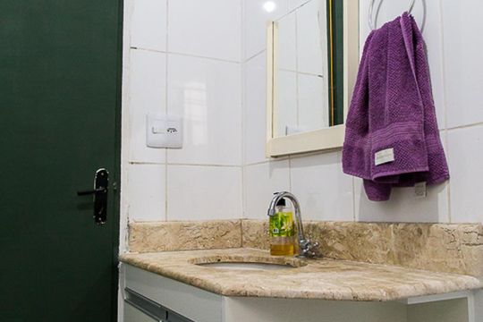 Banheiro social de casa à venda com 2 quartos, 70m² em Mirandópolis, São Paulo