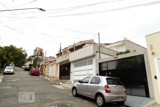 Fachada de casa à venda com 2 quartos, 70m² em Mirandópolis, São Paulo