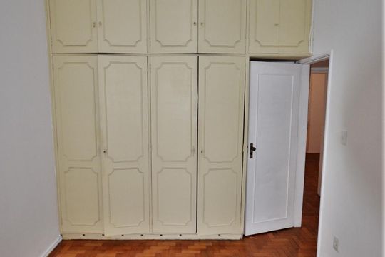 Quarto 1 de apartamento à venda com 3 quartos, 120m² em Laranjeiras, Rio de Janeiro