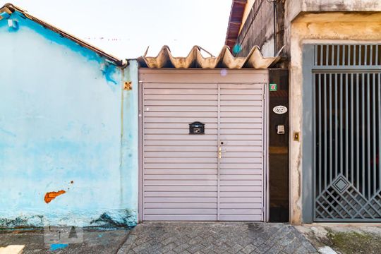Fachada de casa à venda com 4 quartos, 287m² em Vila Granada, São Paulo