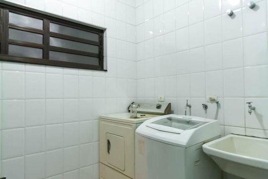 Área de serviço de casa para alugar com 4 quartos, 300m² em Jardim do Mar, São Bernardo do Campo