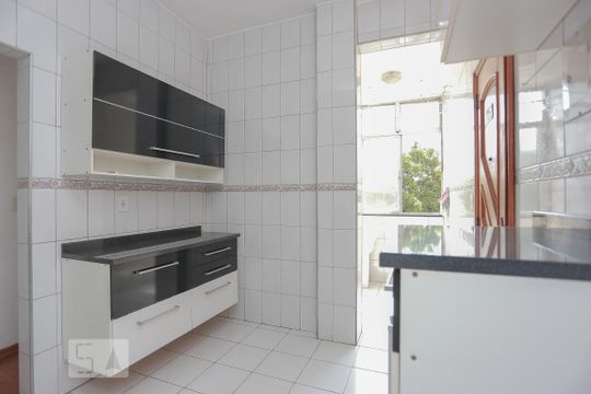 Cozinha de apartamento à venda com 2 quartos, 66m² em São Francisco Xavier, Rio de Janeiro