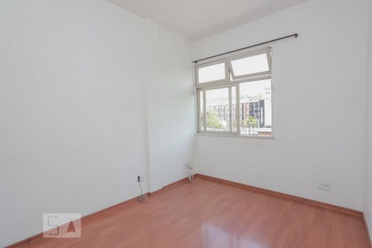 Sala de apartamento à venda com 2 quartos, 66m² em São Francisco Xavier, Rio de Janeiro