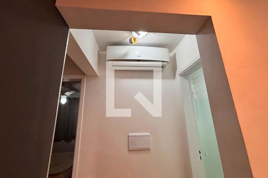 Corredor de casa de condomínio para alugar com 2 quartos, 50m² em Jardim Torino, Cotia