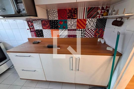 Cozinha de casa de condomínio para alugar com 2 quartos, 50m² em Jardim Torino, Cotia