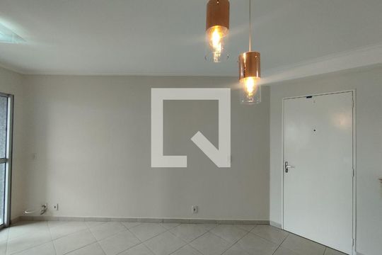 Sala de apartamento para alugar com 2 quartos, 50m² em São João Clímaco, São Paulo