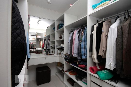 Closet de apartamento à venda com 3 quartos, 240m² em Santa Cecília, São Paulo