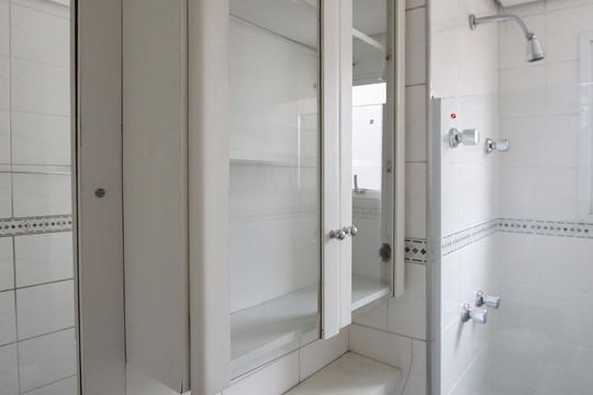 Banheiro de apartamento para alugar com 1 quarto, 37m² em Jardim Paulista, São Paulo