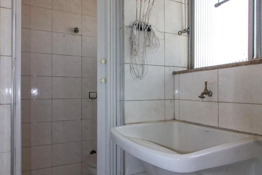 Lavanderia de kitnet/studio para alugar com 3 quartos, 80m² em Alto do Pari, São Paulo