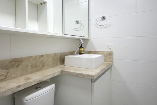 Banheiro de apartamento para alugar com 1 quarto, 37m² em Jardim Prudência, São Paulo