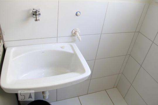 Detalhe da area de serviço de apartamento para alugar com 2 quartos, 54m² em Parque Oeste Industrial, Goiânia