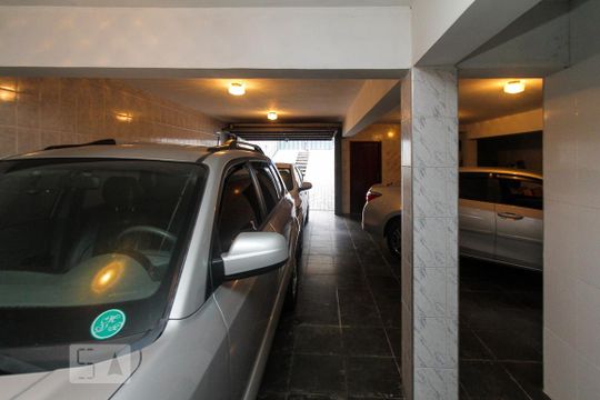 Garagem de casa para alugar com 4 quartos, 358m² em Vila Lúcia, São Paulo