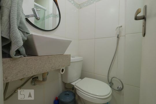 Banheiro Social de apartamento à venda com 2 quartos, 55m² em São Francisco Xavier, Rio de Janeiro