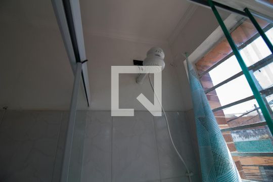 Banheiro de kitnet/studio para alugar com 1 quarto, 26m² em Santo Amaro, São Paulo