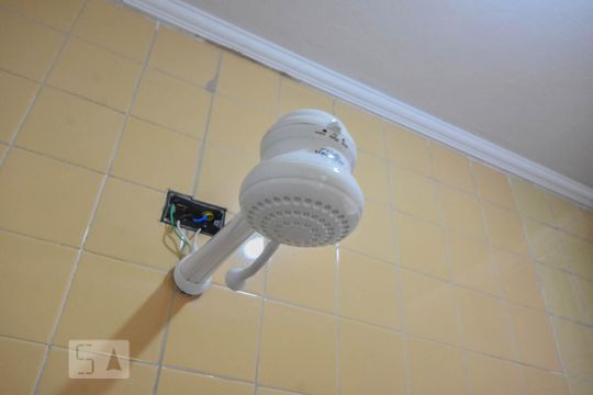 Banheiro de apartamento para alugar com 1 quarto, 18m² em Santo Amaro, São Paulo