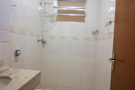 Banheiro 1 de casa à venda com 3 quartos, 208m² em Vila Tupi, Várzea Paulista