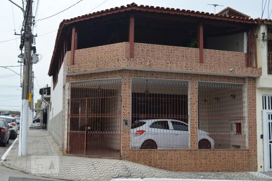 Fachada de casa à venda com 4 quartos, 187m² em Vila Antonieta, São Paulo