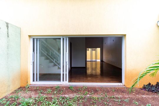 Jardim de casa à venda com 4 quartos, 350m² em Bosque da Saúde, São Paulo