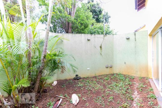 Jardim de casa à venda com 4 quartos, 350m² em Bosque da Saúde, São Paulo