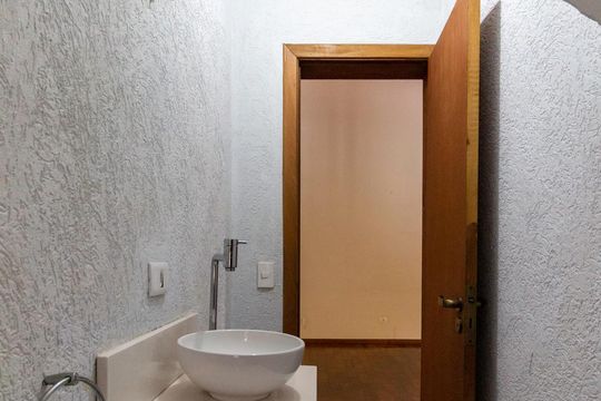 Lavabo de casa à venda com 4 quartos, 350m² em Bosque da Saúde, São Paulo