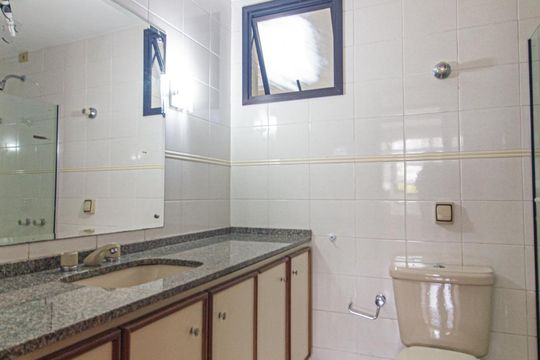 Banheiro Social de apartamento para alugar com 3 quartos, 137m² em Portão, Curitiba