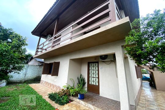 Fachada de casa à venda com 5 quartos, 450m² em Canudos, Novo Hamburgo
