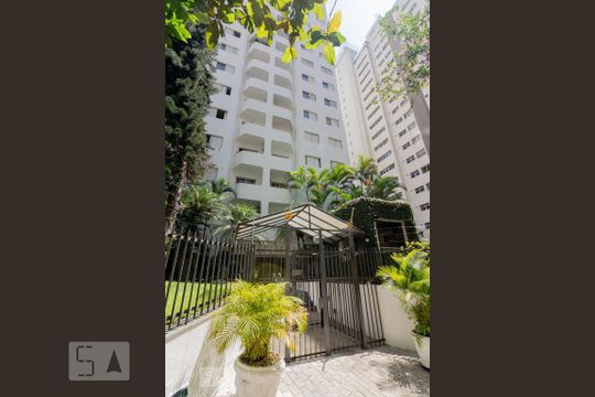 Fachada de apartamento para alugar com 2 quartos, 70m² em Moema, São Paulo