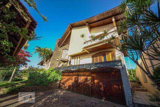 Fachada de casa para alugar com 5 quartos, 500m² em Rio Branco, São Leopoldo