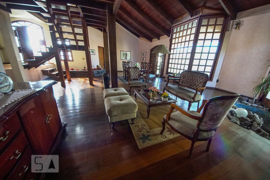 Sala de Estar de casa à venda com 5 quartos, 500m² em Rio Branco, São Leopoldo