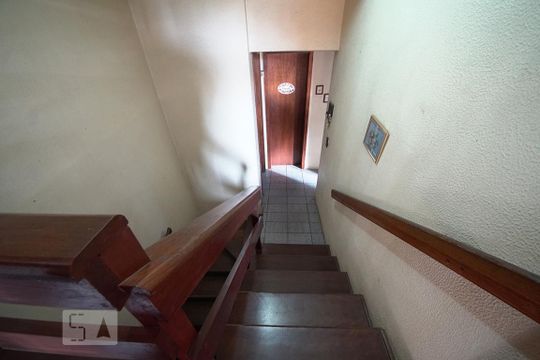 Escada de casa para alugar com 5 quartos, 500m² em Rio Branco, São Leopoldo