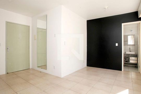 Studio - Sala / Quarto de kitnet/studio à venda com 1 quarto, 32m² em Jardim Botânico, Porto Alegre