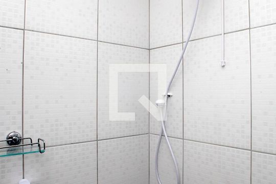 Banheiro de kitnet/studio à venda com 1 quarto, 32m² em Jardim Botânico, Porto Alegre