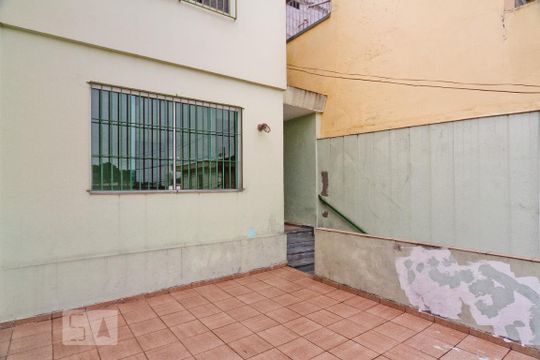 Sacada de casa à venda com 2 quartos, 137m² em Jardim Mariliza, São Paulo