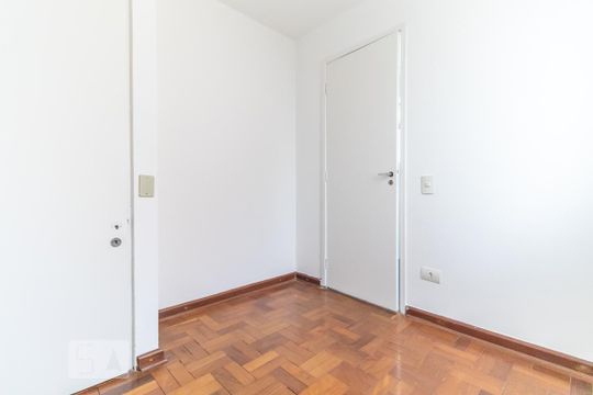 Quarto 3 ou escritório de apartamento para alugar com 2 quartos, 105m² em Cerqueira César, São Paulo