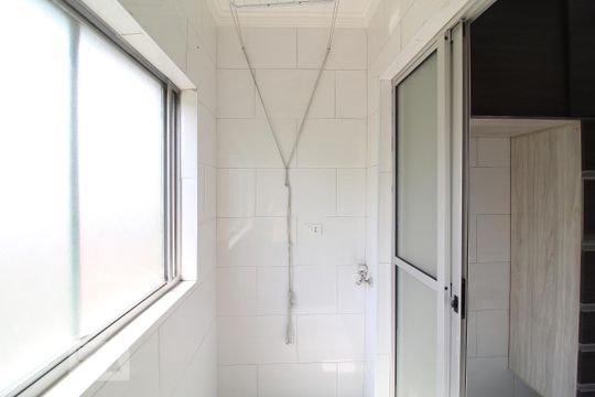 Área serviço de apartamento para alugar com 2 quartos, 65m² em Vila Dourados, São Bernardo do Campo