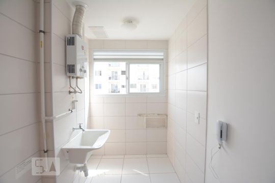 Área de Serviço de apartamento para alugar com 2 quartos, 50m² em Parada de Lucas, Rio de Janeiro