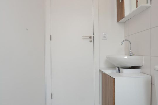 Banheiro Social de apartamento para alugar com 2 quartos, 50m² em Parada de Lucas, Rio de Janeiro