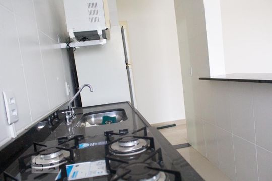 Cozinha de apartamento à venda com 2 quartos, 43m² em Coronel Aparicio Borges, Porto Alegre