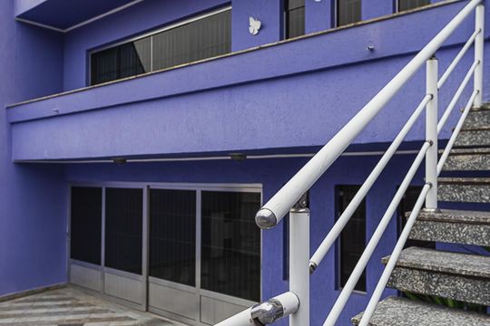 Fachada de casa à venda com 4 quartos, 470m² em Osvaldo Cruz, São Caetano do Sul